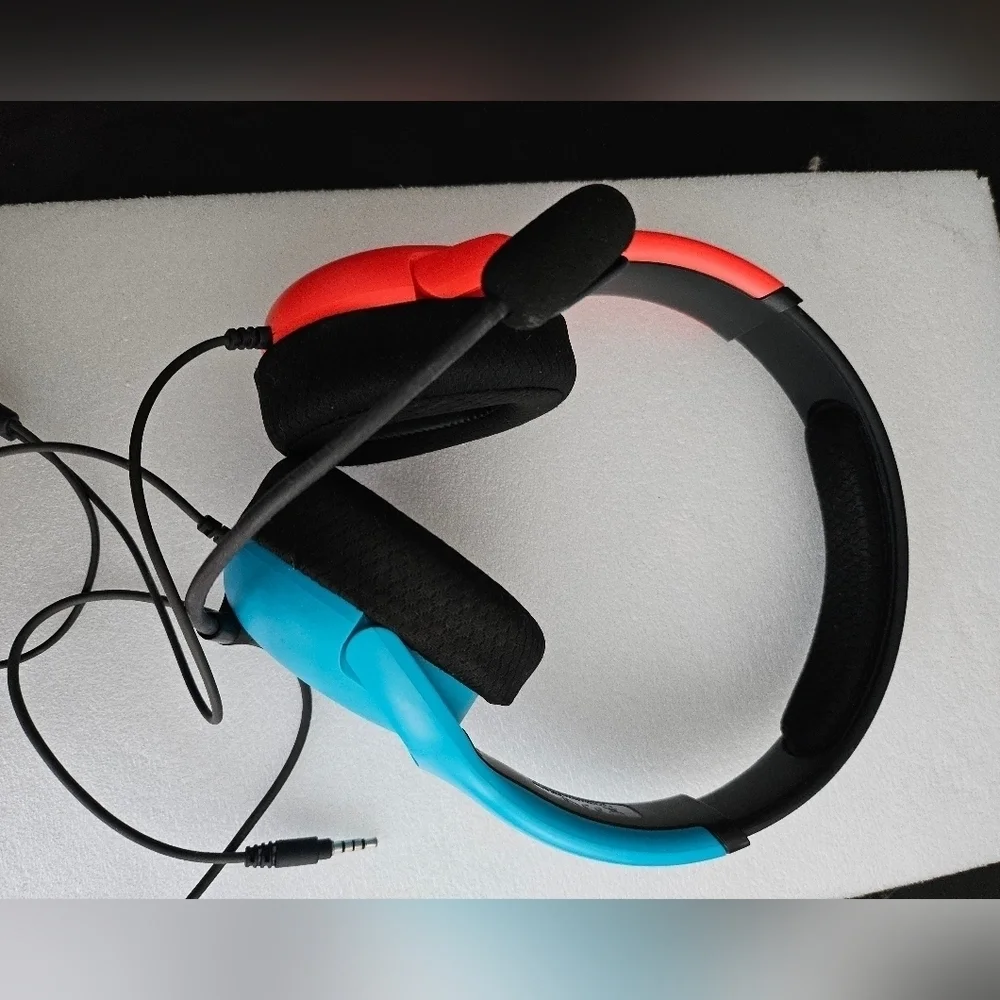 Nintendo Switch Wired Gaming Headset with Headphones With Blue Red.